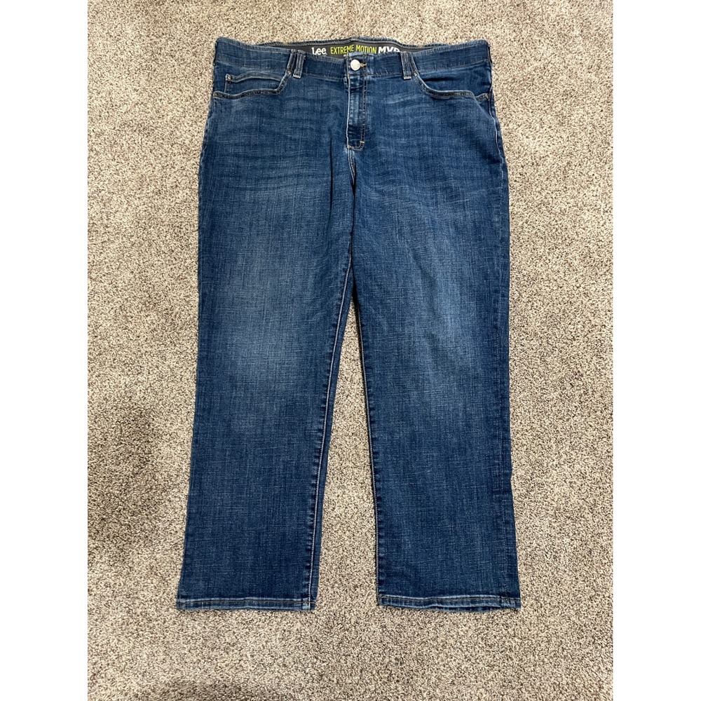 Lee Extreme Motion MVP Relaxed Fit Straight Leg Jeans Mens 44x30 Medium Wash